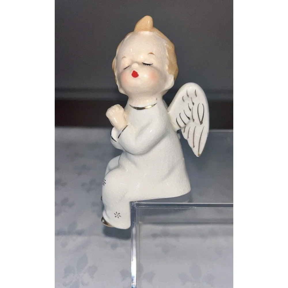Vtg 1950s Kissing Angels Ceramic Figurine Japan  Boy & Girl Shelve Sitters